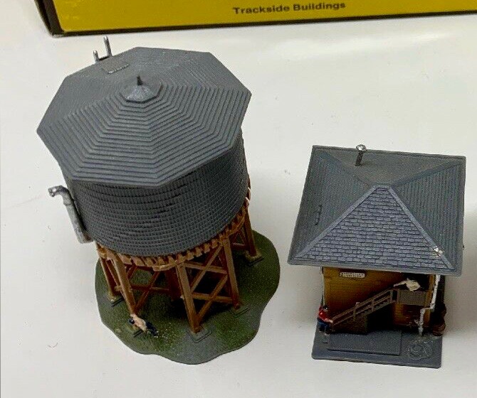 N Scale - Revell - 2902-200 - Water Tower & Watch Tower - Railroad Structures - Trackside Buildings