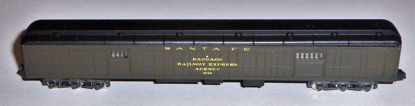 N Scale - Rivarossi - 9559 - Passenger Car, Heavyweight, Baggage - Santa Fe - 1849