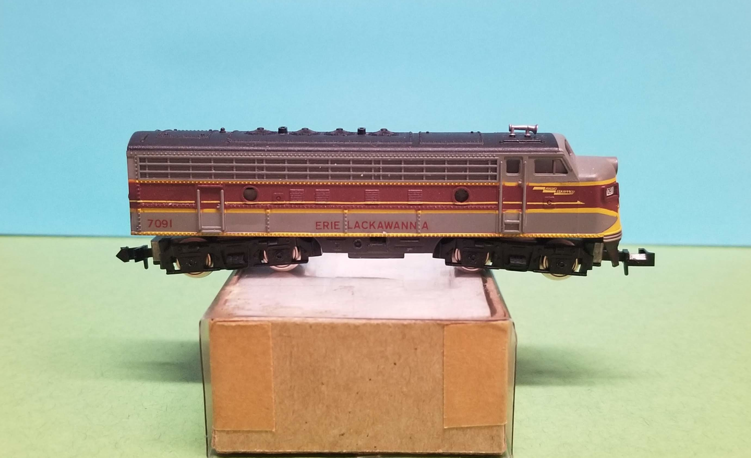 N Scale - Minitrix - UNKNOWN - Locomotive, Diesel, EMD F9 - Erie Lackawanna - 7091