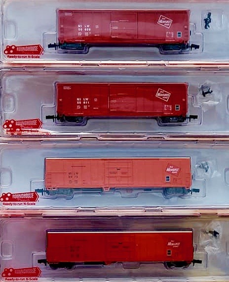 N Scale - Roundhouse - 89447 - Mixed Rolling Stock Set, Reefer - Milwaukee Road - 4-Pack