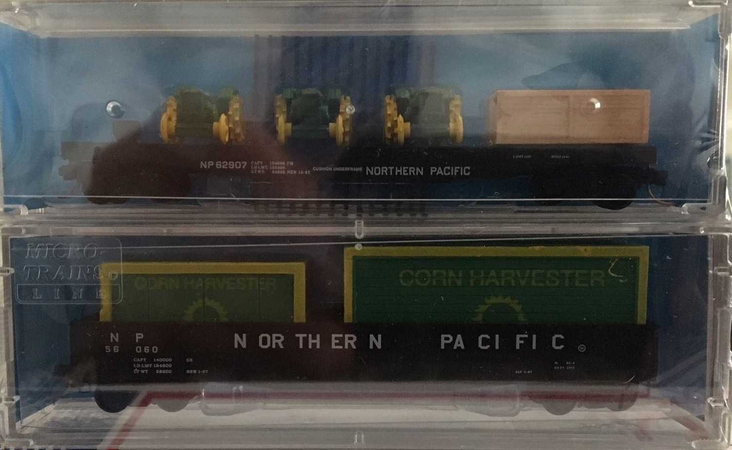 N Scale - Micro-Trains - NSC MTL 10-46 - Flatcar, 50 Foot - Northern Pacific - 2-Pack