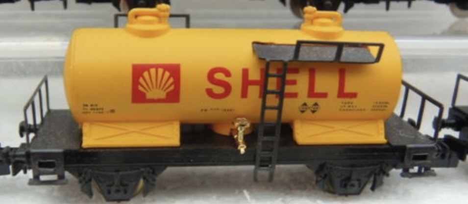 N Scale - Ibertren - 352 - Tank Car, Two Dome - Shell Oil