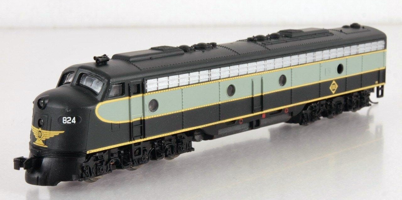 N Scale - Life-Like - 7186 - Locomotive, Diesel, EMD E8 - Erie - 824
