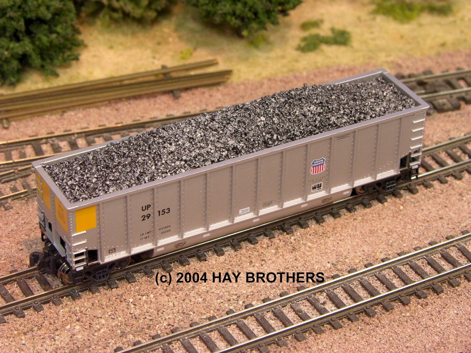 N Scale - Hay Bros - 8502-04 - Load, Coke - Painted/Unlettered - Metallurgical Coke Load