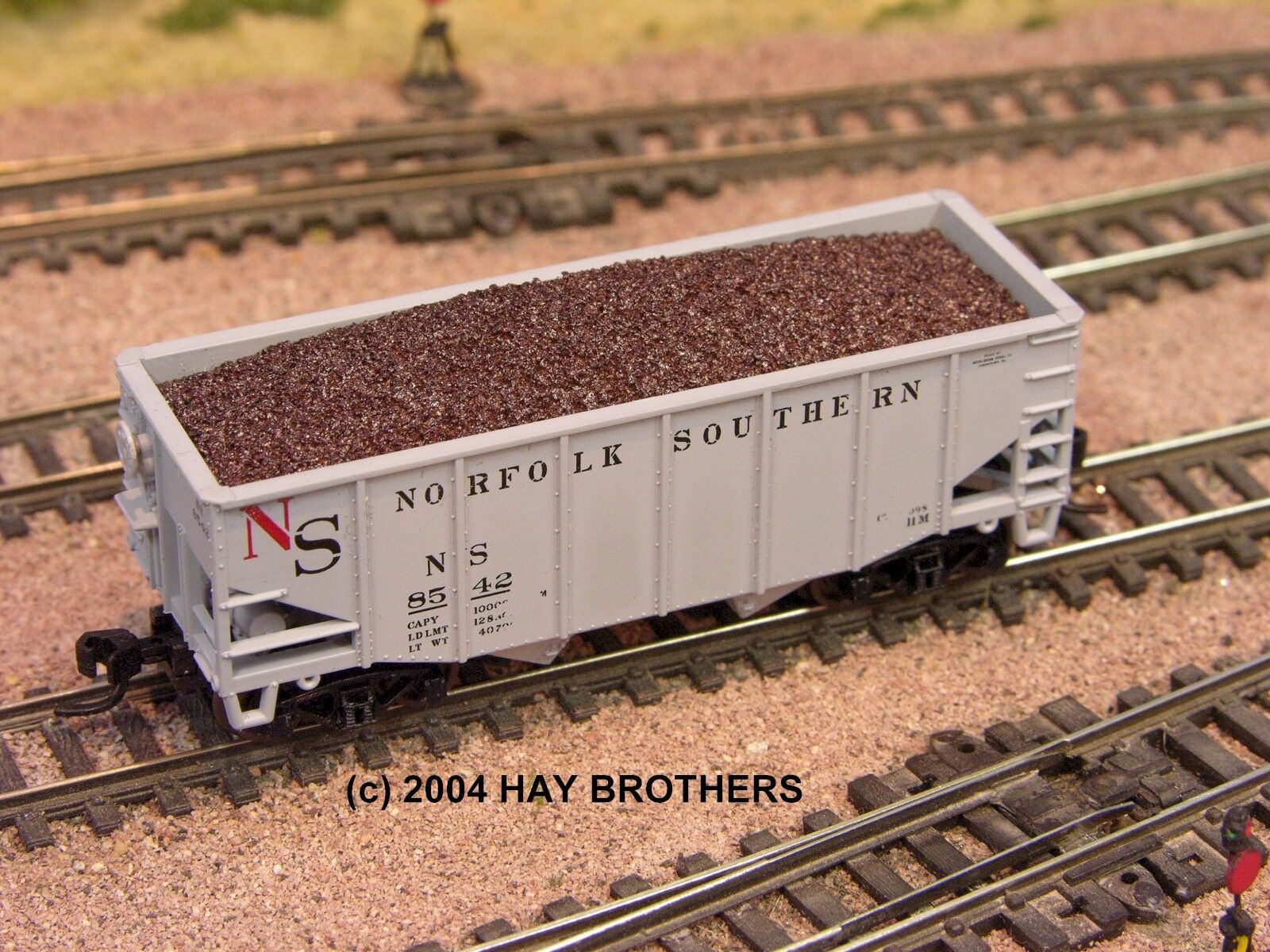 N Scale - Hay Bros - 7004-09 - Load, Glass - Painted/Unlettered - Crushed Brown Glass Load