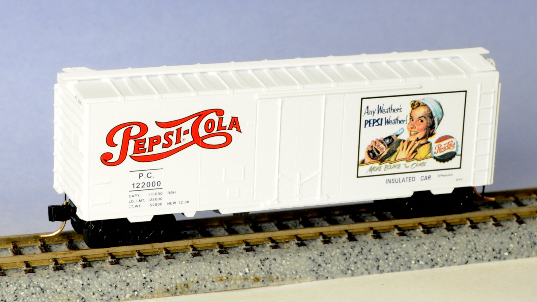 N Scale - Micro-Trains - 21270 - Boxcar, 40 Foot, Steel Plug Door - Pepsi - 122000