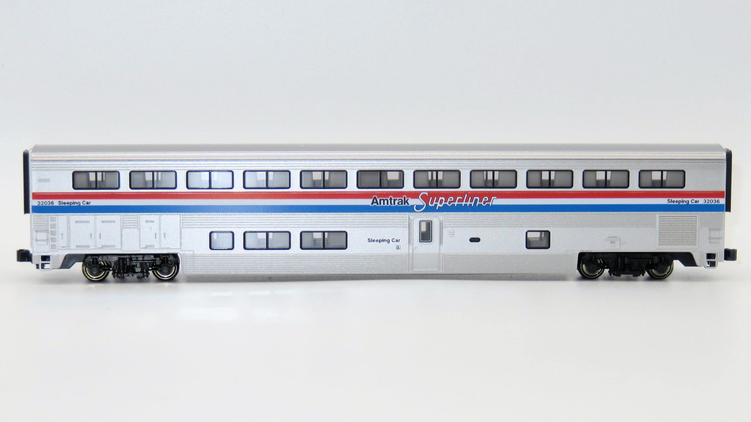 N Scale - Kato USA - 106-3502-C - Passenger Car, Lightweight, Amtrak Superliner - Amtrak - 32036