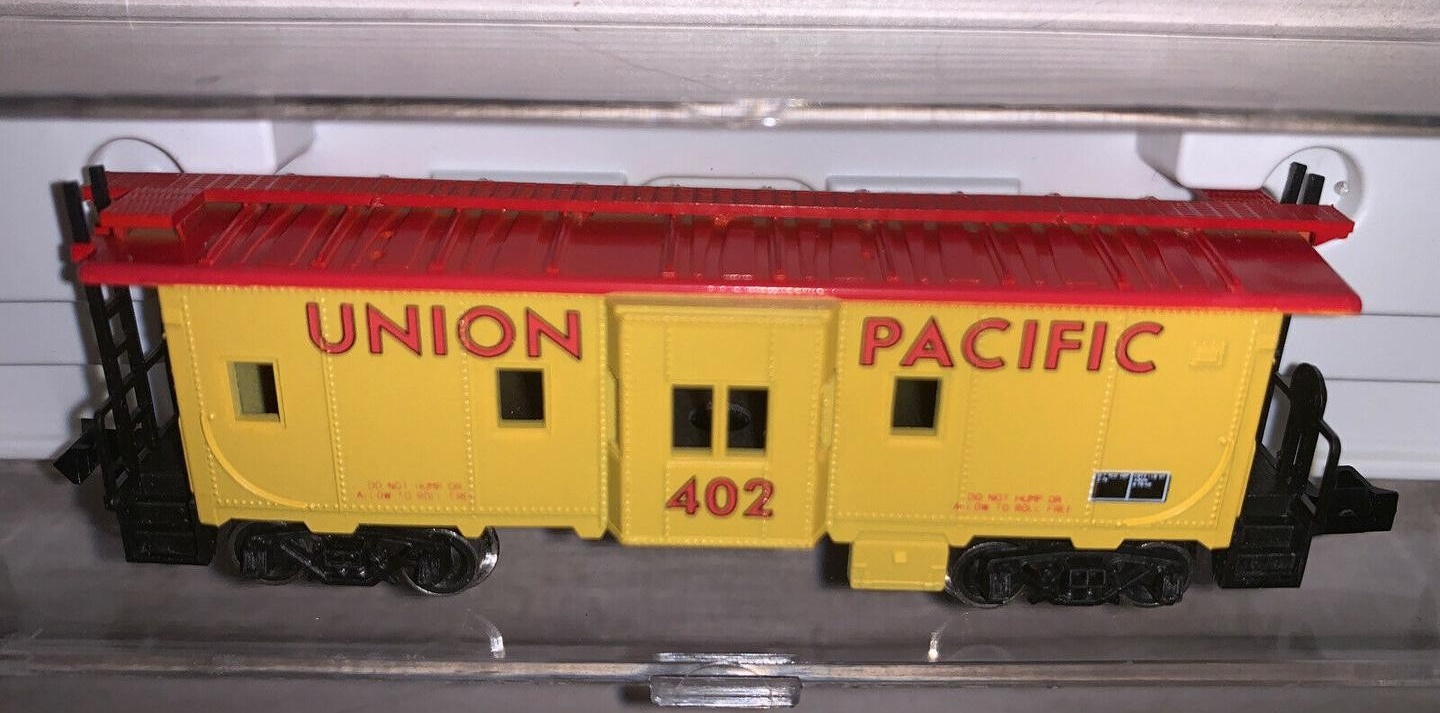 N Scale - E-R Models - 70101 - Caboose, Bay Window - Union Pacific - 402