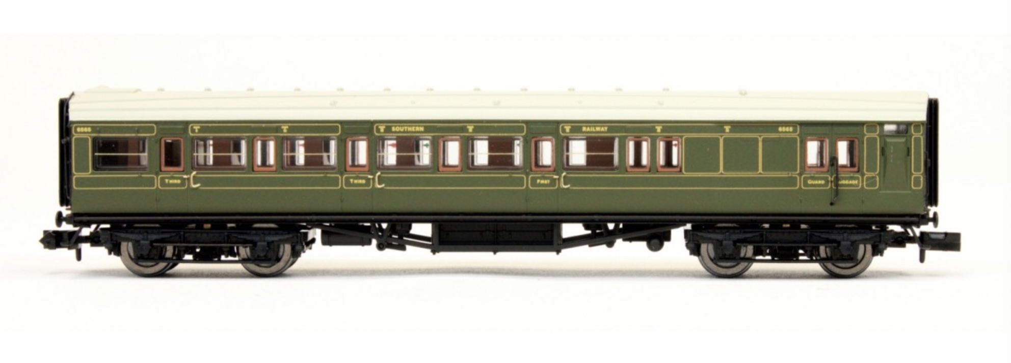 N Scale - Dapol - 2P-012-075 - Passenger Car, Coach, Maunsell, Composite - Southern (UK) - 6565