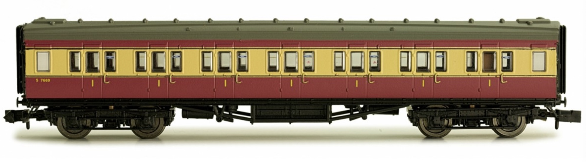 N Scale - Dapol - 2P-012-600 - Passenger Car, Coach, Maunsell, 1st Class - British Rail - 7669