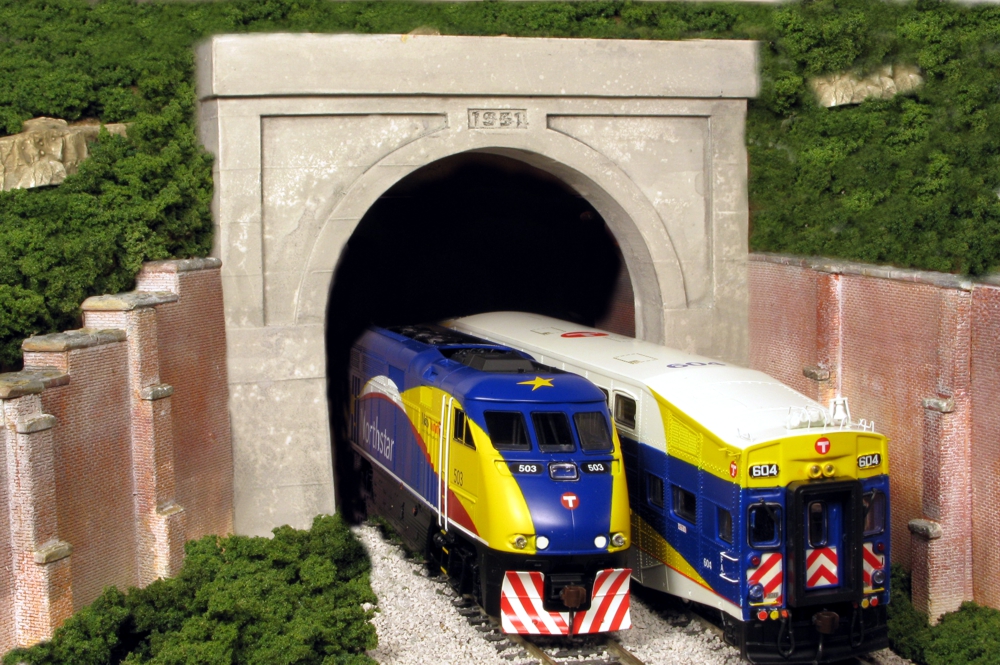 N Scale - Monroe Models - 219 - Structure, Detail, Tunnel Portal - Railroad Structures - Modern Concrete Tunnel Portal - Double