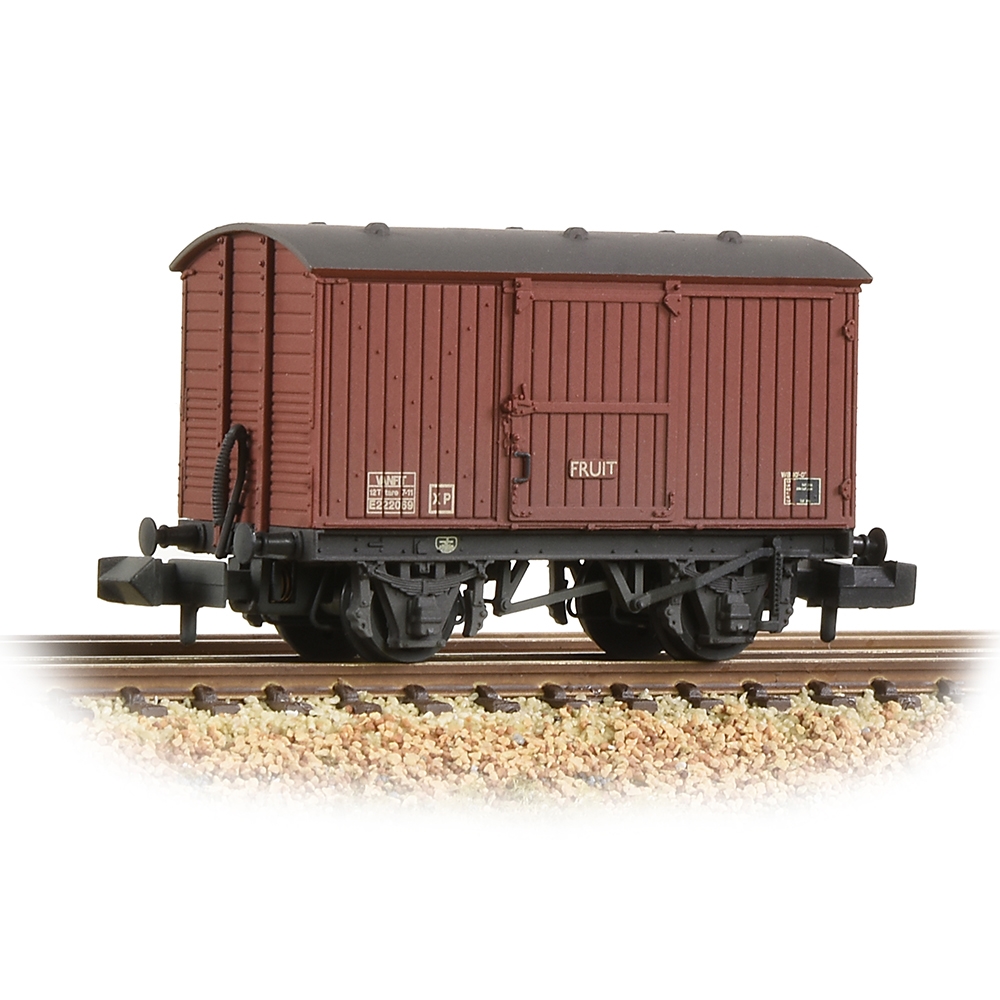 N Scale - Graham Farish - 377-986A - Rolling Stock, 12T Van, Fruit, Planked Ends - British Rail - E222069