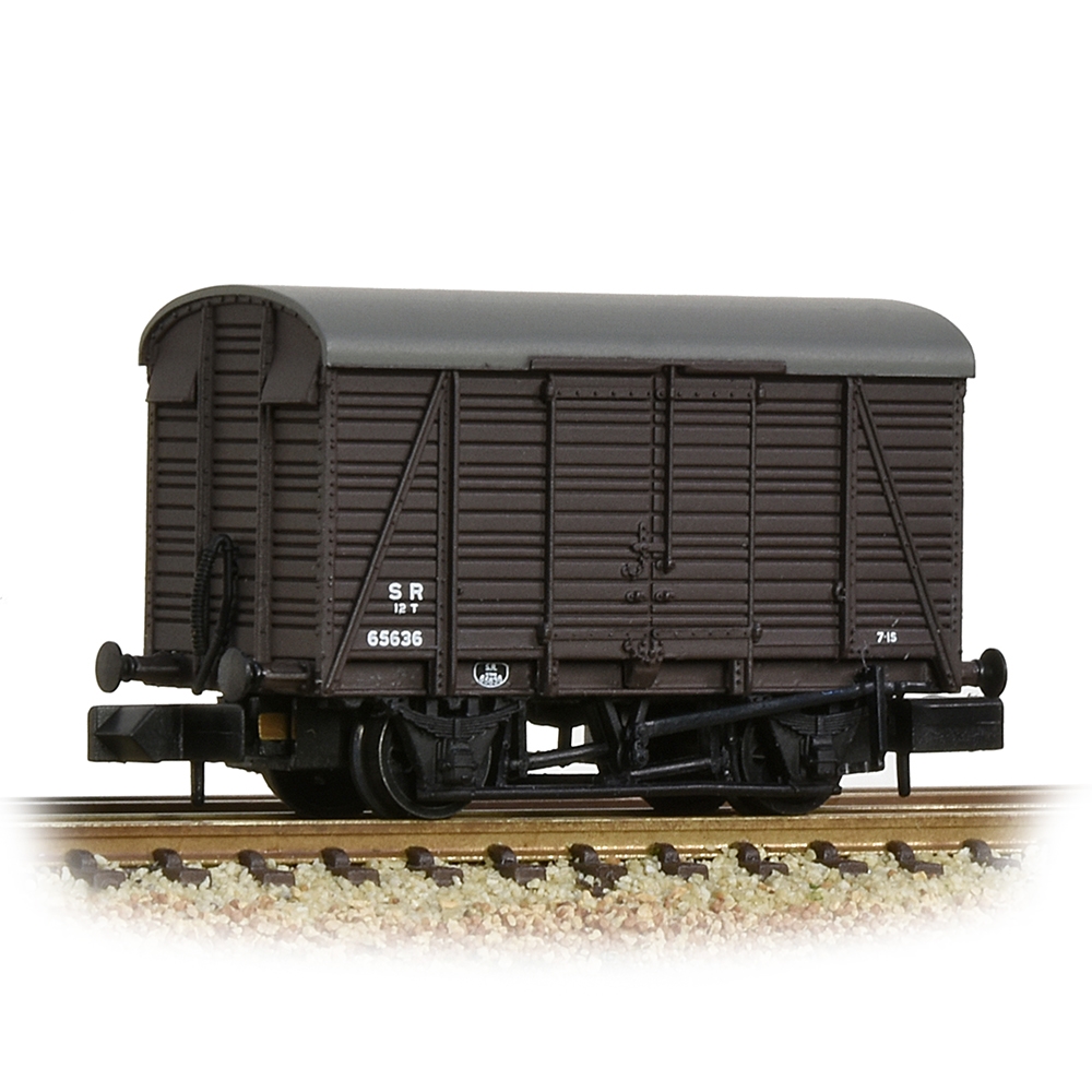 N Scale - Graham Farish - 377-430 - Rolling Stock, 12T Van, 2+2 Planked - Southern (UK) - 65636