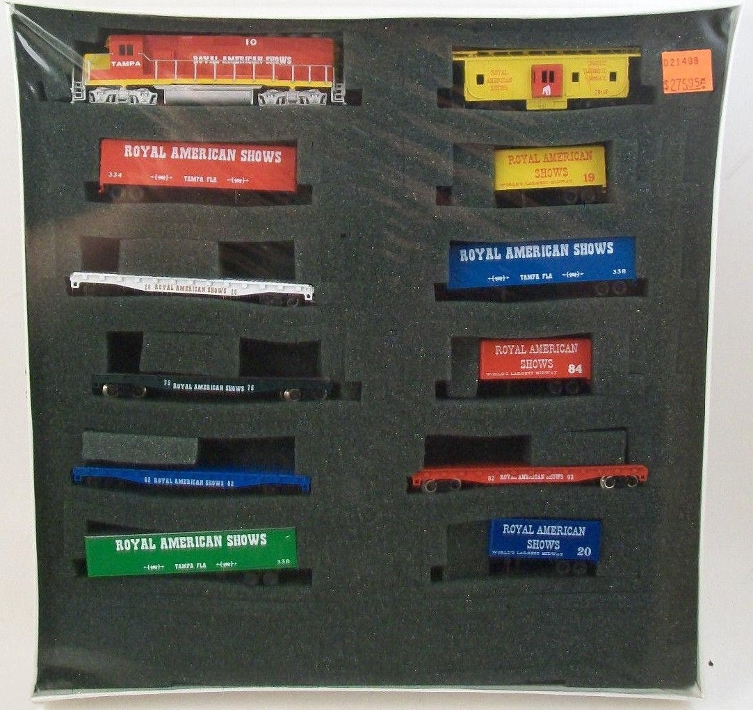 N Scale - The Freight Yard - RAS-100 - Mixed Freight Consist - Royal American Shows - 12-pack