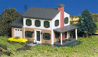 N Scale - Bachmann - 45813 - Structure, Building, Residential, House - Residential Structures - Two-Story House with Garage