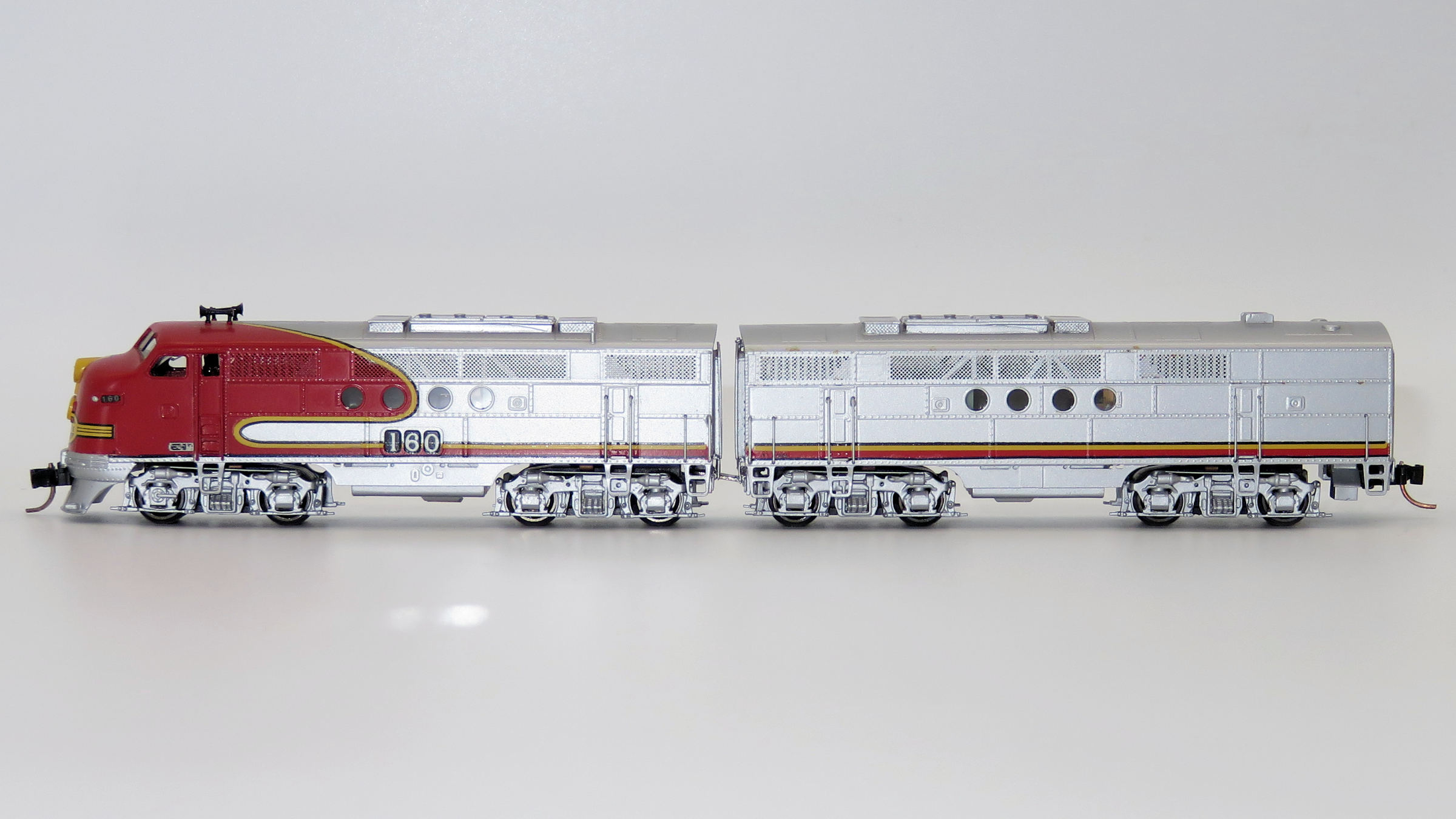 N Scale - Overland Models - 2865.1 160/160A - Locomotive, Diesel, EMD FT - Santa Fe - 160, 160A