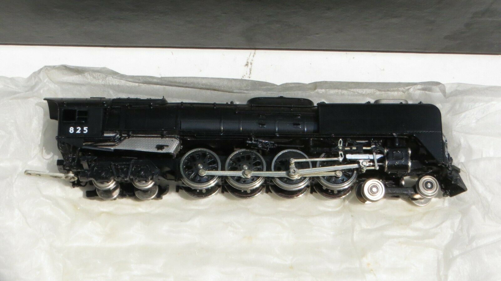 N Scale - Key - UP FEF-2 OIL - Locomotive, Steam, 4-8-4 Northern - Southern Pacific - 825