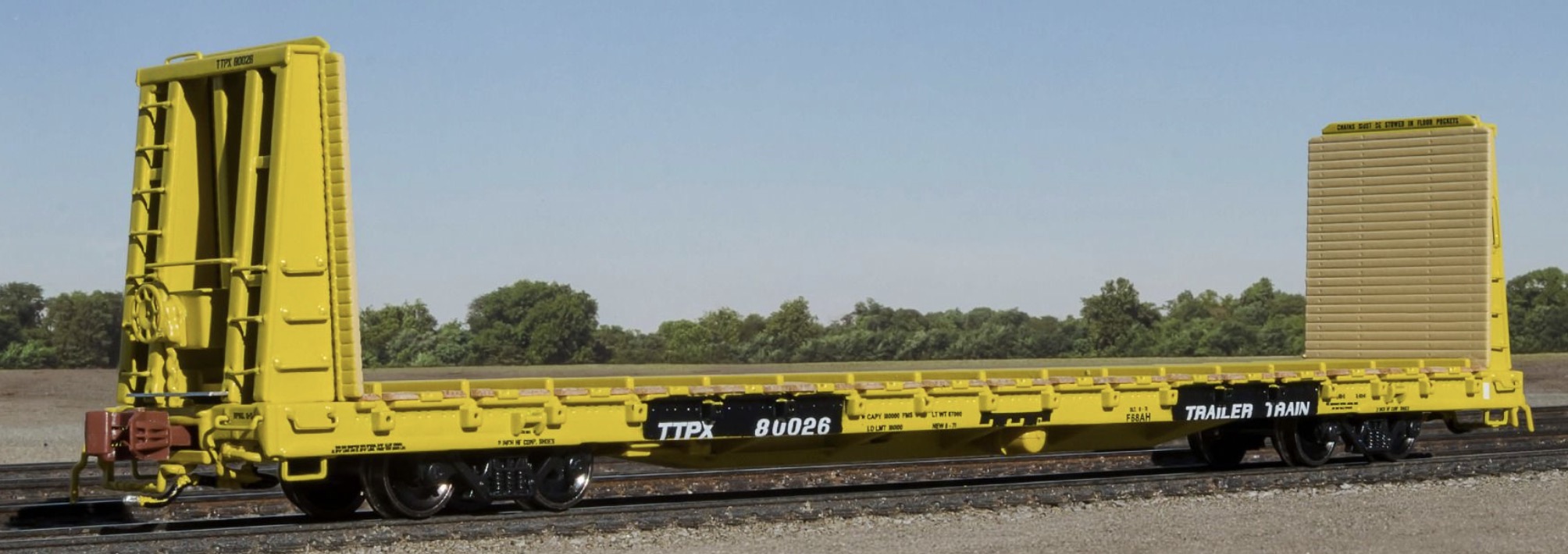N Scale - ScaleTrains - SXT38972 - Flatcar, Bulkhead, BSC, 68-Foot - Trailer Train - 80713