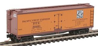 N Scale - Micro-Trains - 047 00 290 - Reefer, 40 Foot, Wood Sheathed - Pacific Fruit Express - 52220