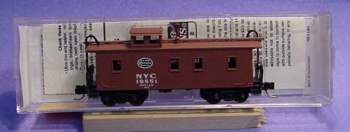 N Scale - Micro-Trains - 51080 - Caboose, Cupola, Wood - New York Central - 19551