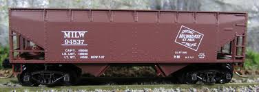 N Scale - Micro-Trains - 55300 - Open Hopper, 2-Bay, Offset Side - Chicago Milwaukee St. Paul & Pacific - 94537