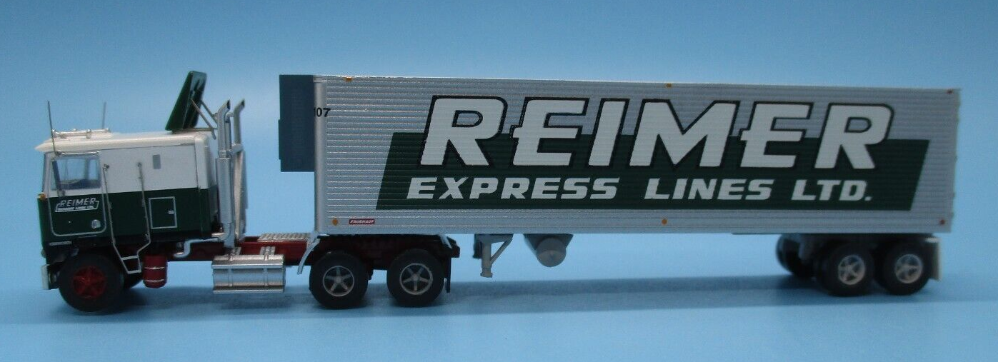 N Scale - Trainworx - 51072 - Truck, Semi Tractor Trailer, Kenworth K100 - Reimer Express Lines
