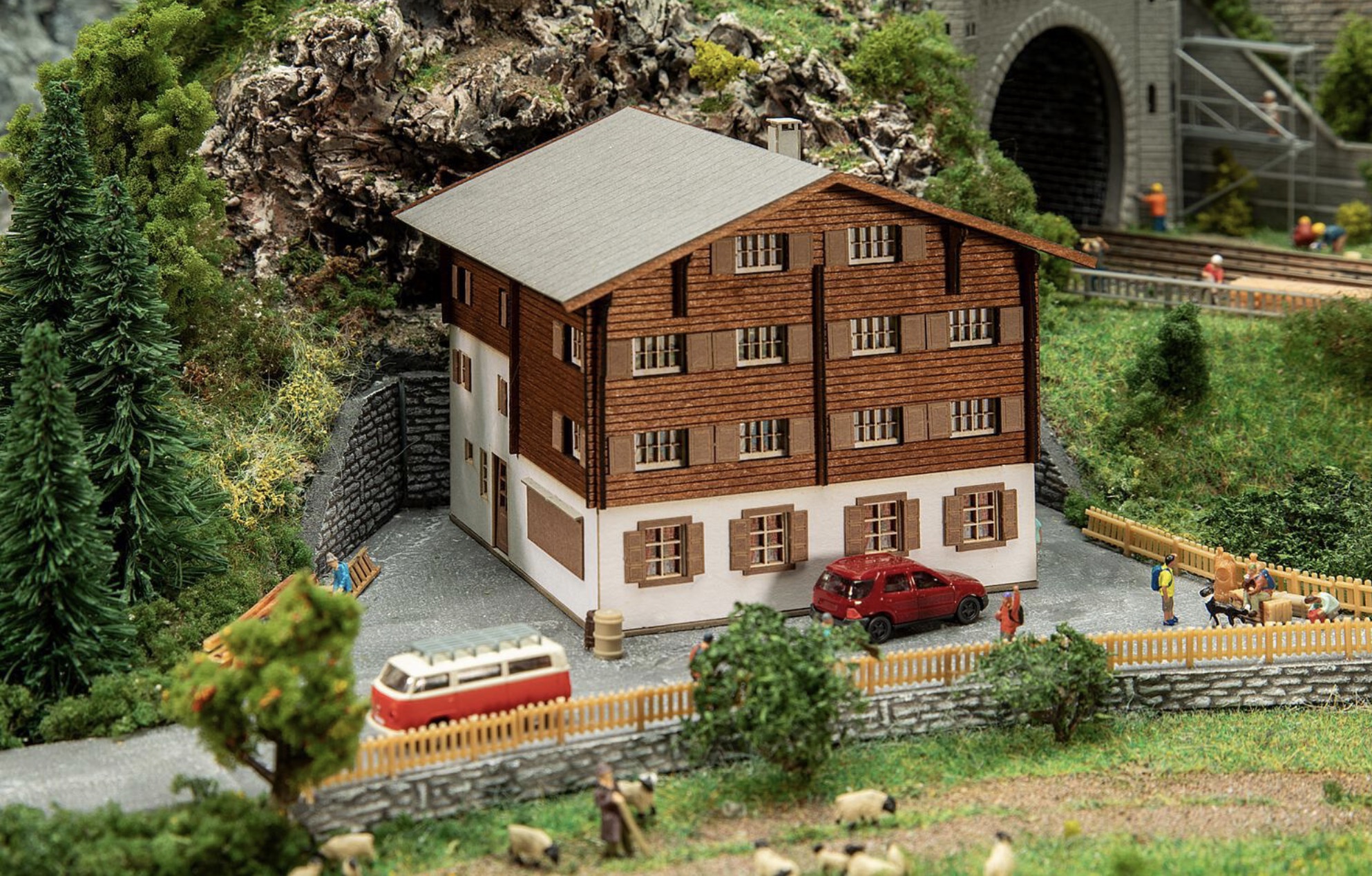 N Scale - Faller - 232183 - Structure, Building, Commercial, Lodge - Commercial Structures