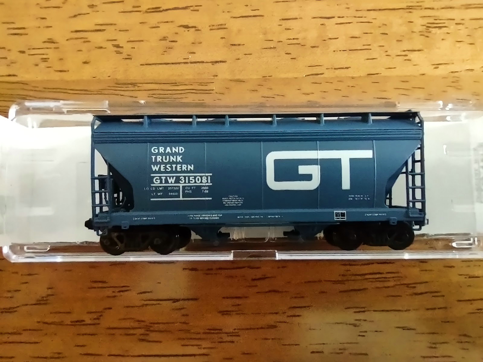N Scale - Pacific Western Rail Systems - N1065E - Covered Hopper, 2-Bay, ACF Centerflow - Grand Trunk Western - 315081