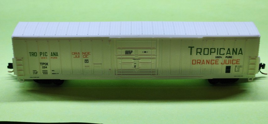 N Scale - Red Caboose - RN-17225-3 - Boxcar, 62 Foot, Insulated, Beer - Tropicana - 224