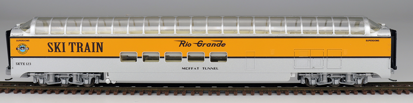 N Scale - Centralia Car Shops - NSE INT 23-19 - Passenger Car, Lightweight, Pullman Superdome - Rio Grande - Pueblo - 1356