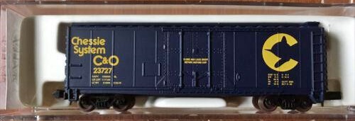 N Scale - Atlas - 33032 - Boxcar, 40 Foot, Steel Plug Door - Chessie System - 23727