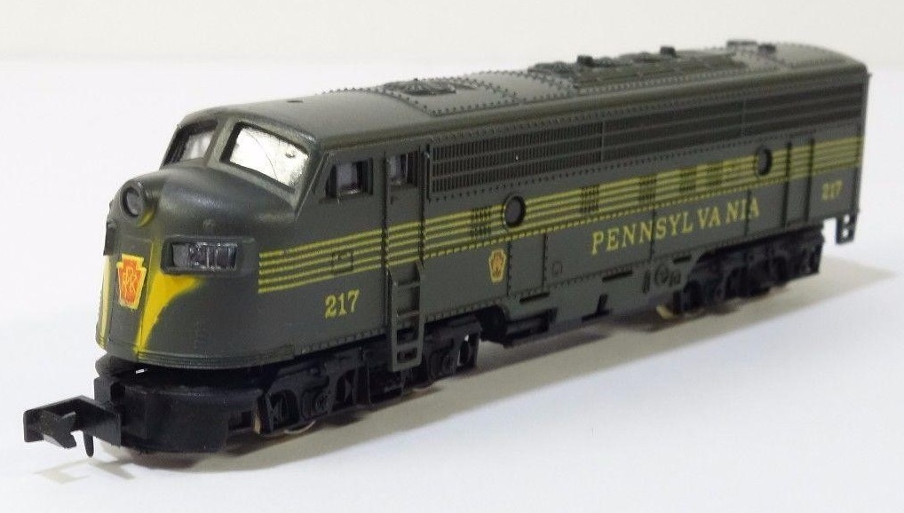 N Scale - Arnold - 0218 - Locomotive, Diesel, EMD FP9 - Pennsylvania - 217