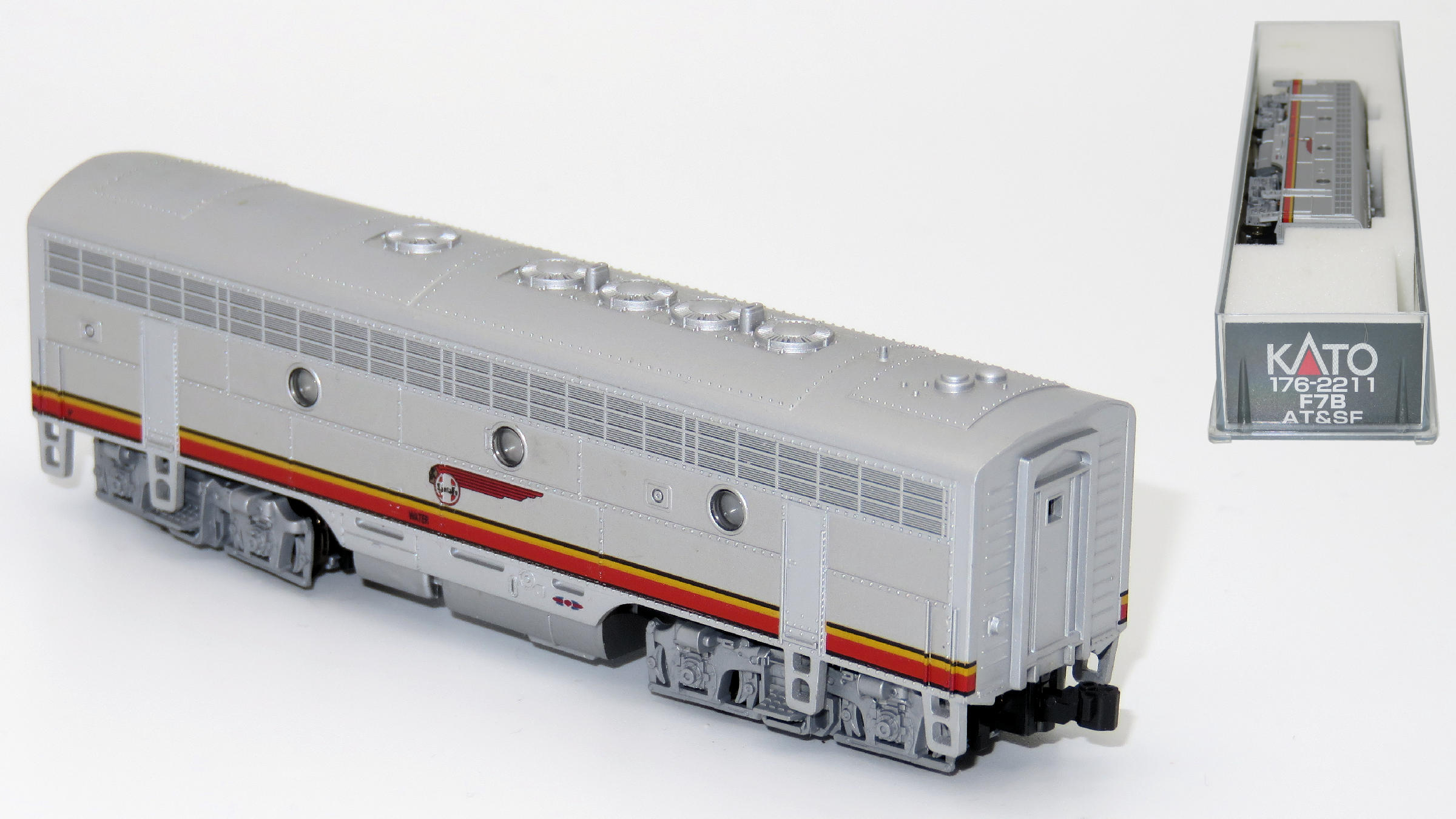 N Scale - Kato USA - 176-2211 - Locomotive, Diesel, EMD F7 - Santa Fe