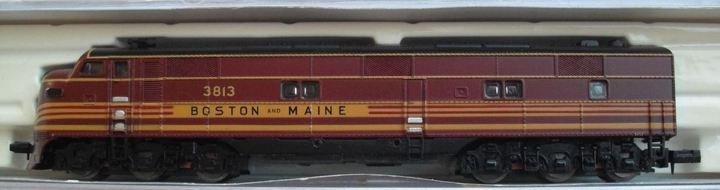 N Scale - Life-Like - 7002 - Locomotive, Diesel, EMD E7 - Boston & Maine - 3813