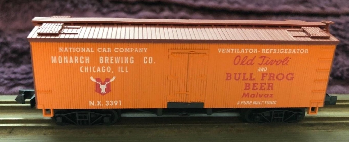 N Scale - Roundhouse - 87004 - Reefer, Ice, 36 Foot, Wood, Truss Rod - Monarch Brewing Company - 3391