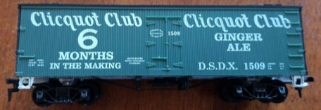 N Scale - Roundhouse - 87007 - Reefer, Ice, 36 Foot, Wood, Truss Rod - Clicquot Club Ginger Ale - 1506