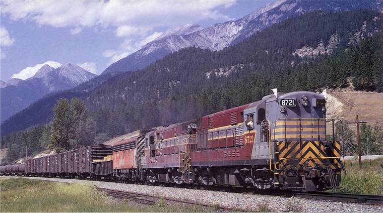 FM H16-44, built by CLC, CPR #8721 and #8723