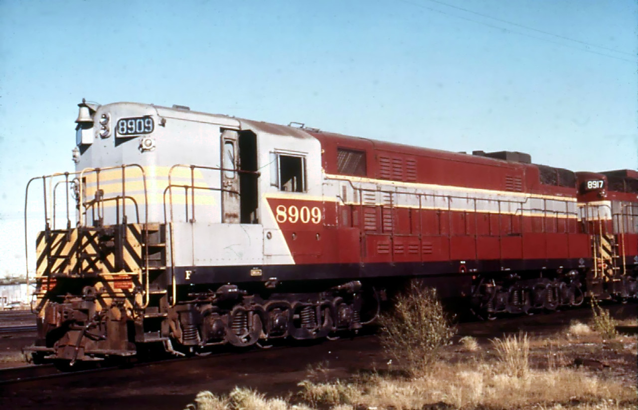 Vehicle - Rail - Locomotive - Diesel - Fairbanks Morse H-24-66