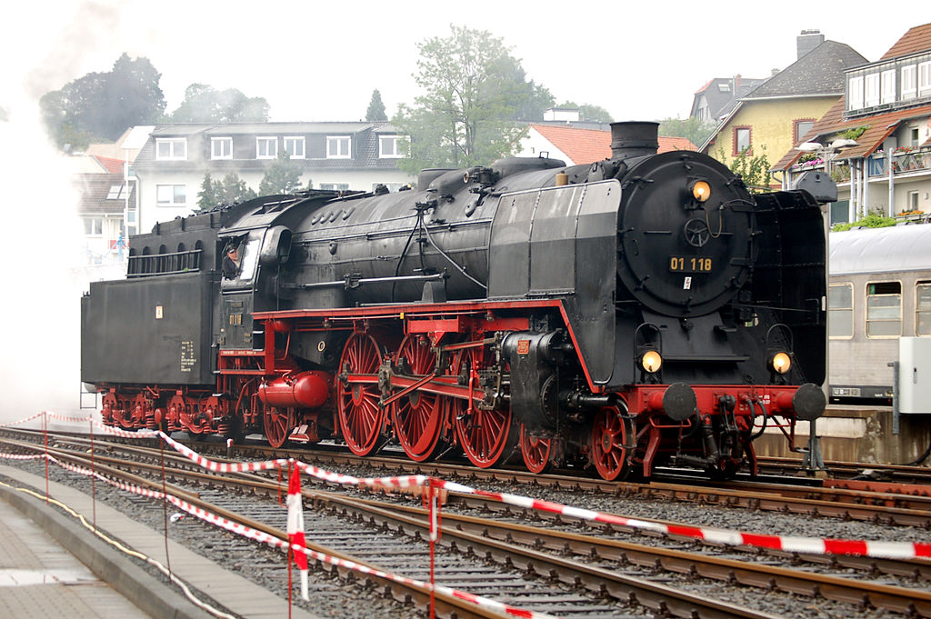 Vehicle - Rail - Locomotive - Steam - 4-6-2, BR 01