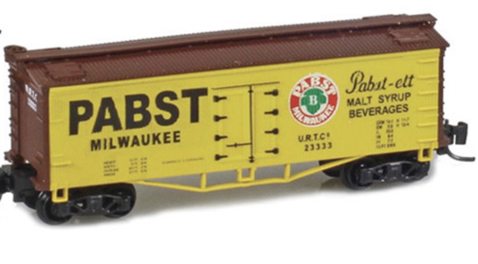 Z Scale - Father Nature - FN-5013 - Boxcar, 33 Foot, Wood Billboard - Pabst Milwaukee - 23333