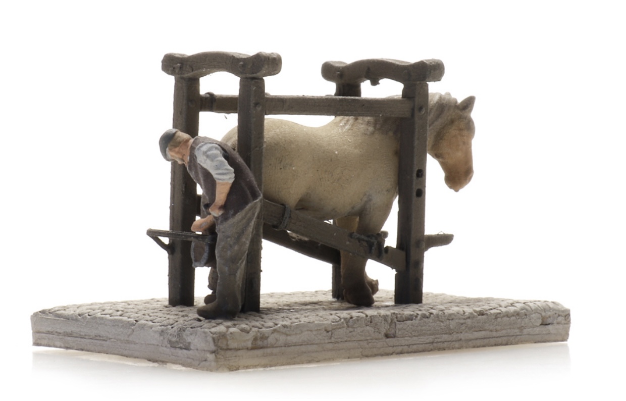 Z Scale - Artitec Shop - 322.029 - Figures, Agricultural, Horse & Farrier - Painted/Unlettered