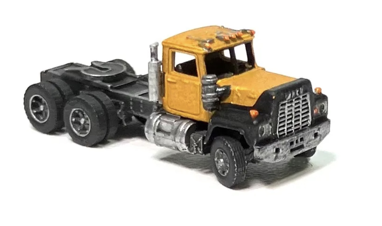 Z Scale - Showcase Miniatures - 4047 - Vehicle, Truck, Mack, R Series - Undecorated