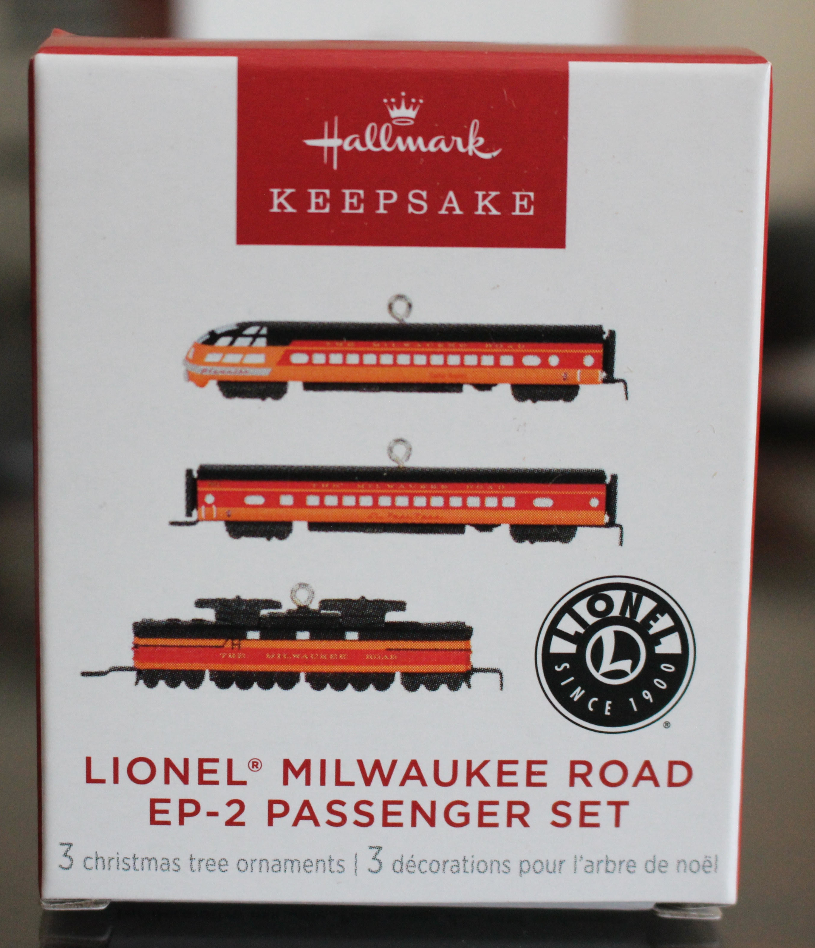 Hallmark Keepsake Ornament - Lionel Milwaukee Road EP-2 Passenger Set - 763795812851